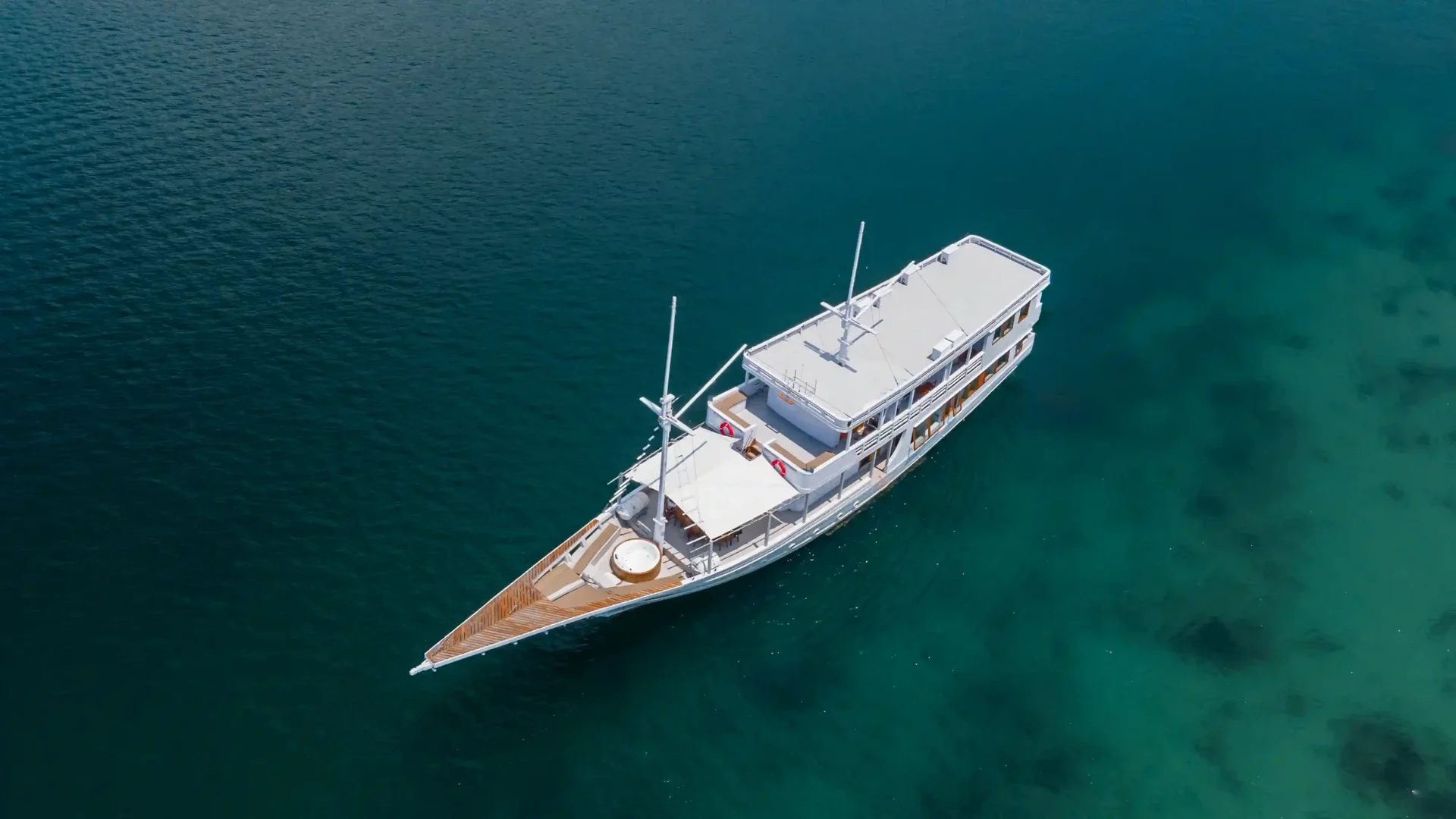 Phinisi boat Ahsana Premium Private Charter Komodo Journey in Labuan Bajo