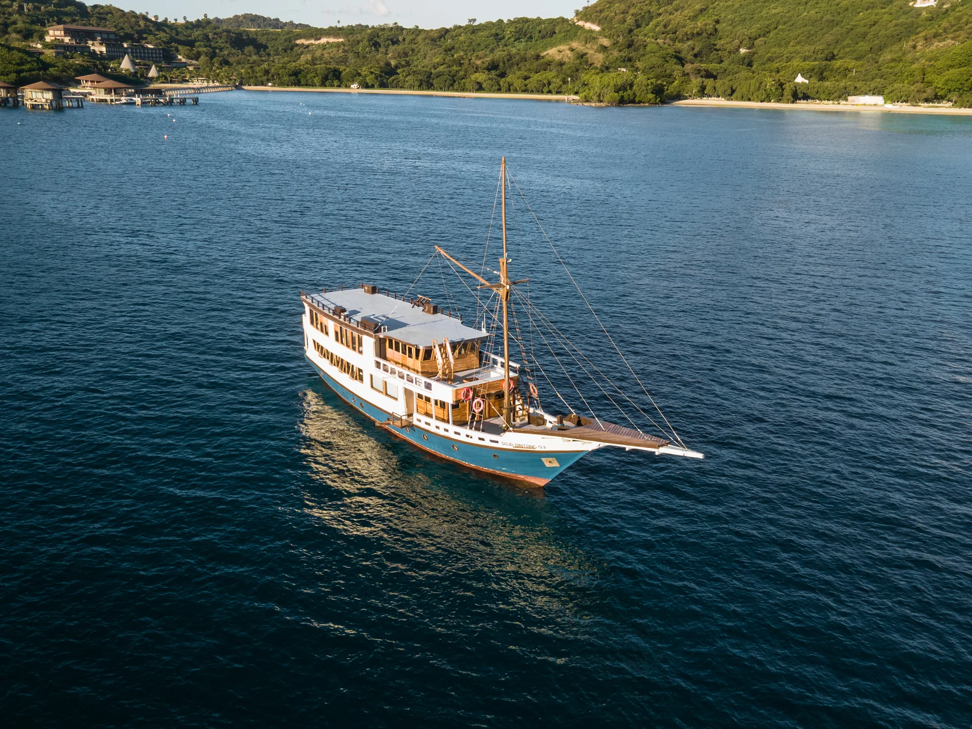 Luxury Phinisi 24 - Raja Bintang 3
