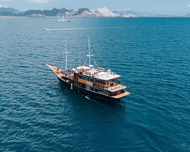 Luxury Phinisi Marea
