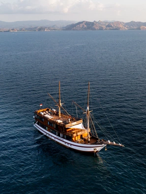 Luxury Phinisi Neptune