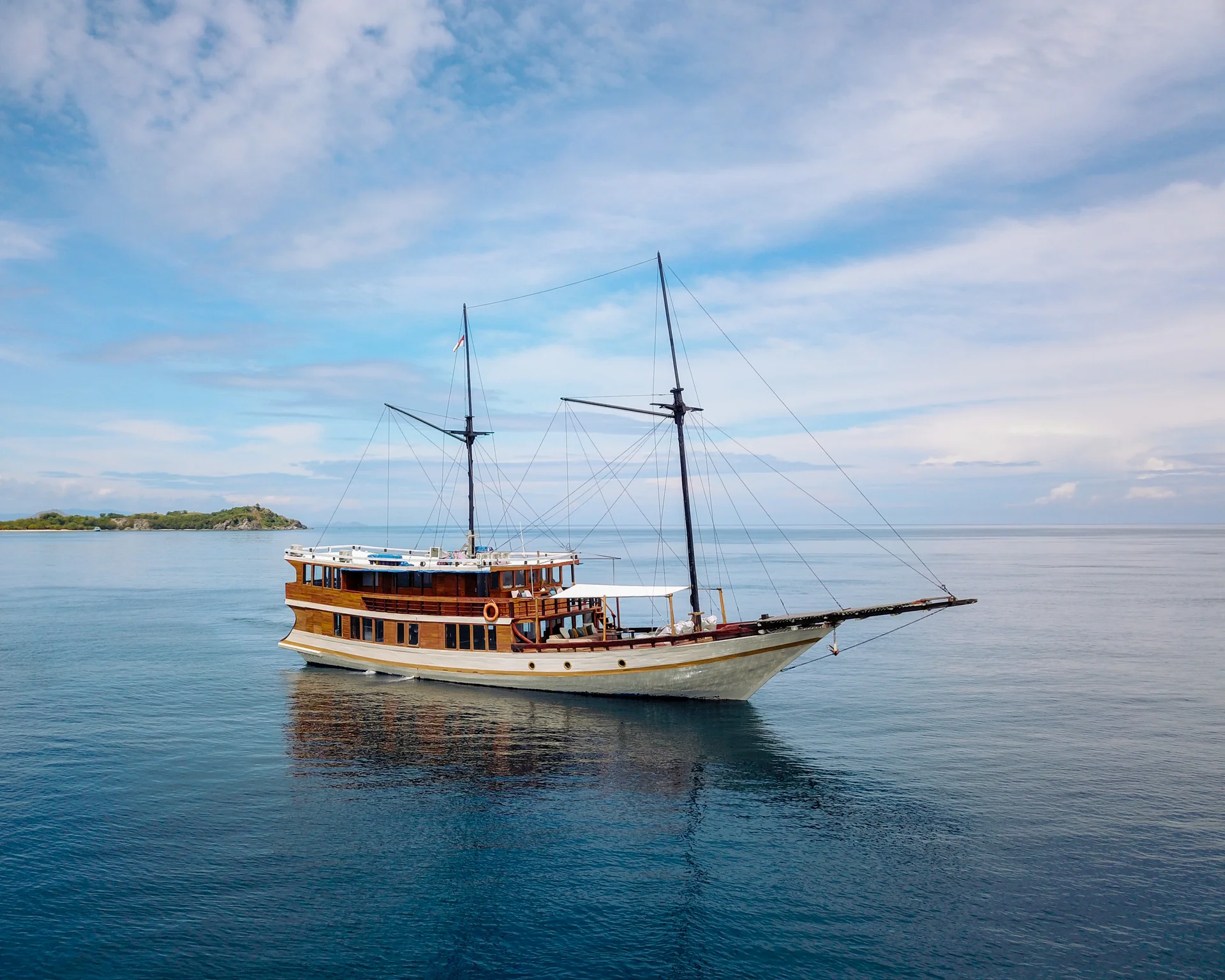 Private Charter - Deluxe 11 - Senada