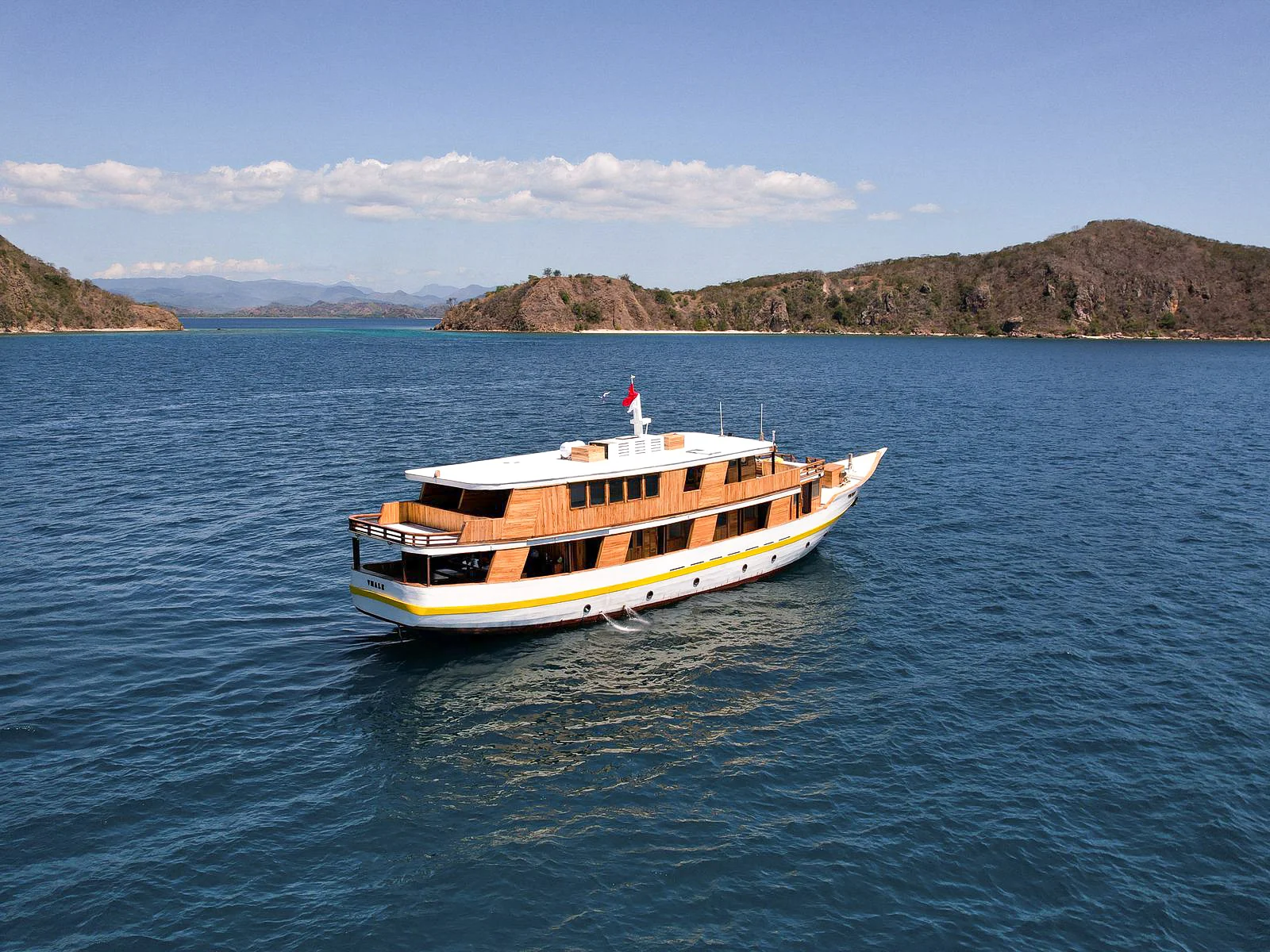 Private Charter - Deluxe 22 - Vhale