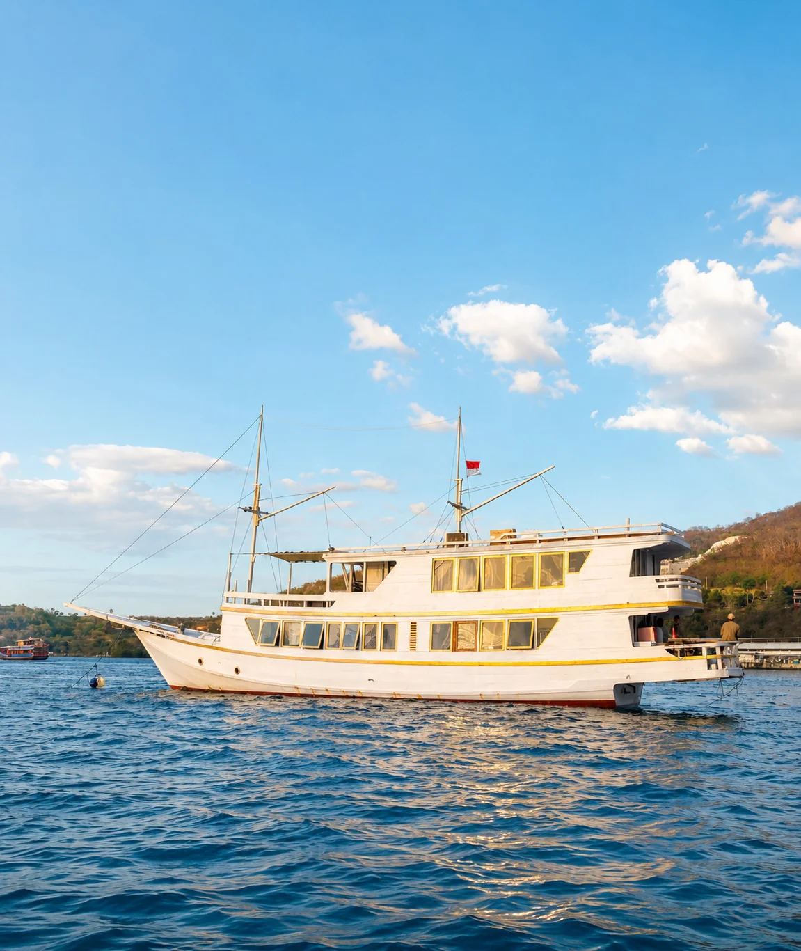 Private Charter - Deluxe 30 - Queen Elyona