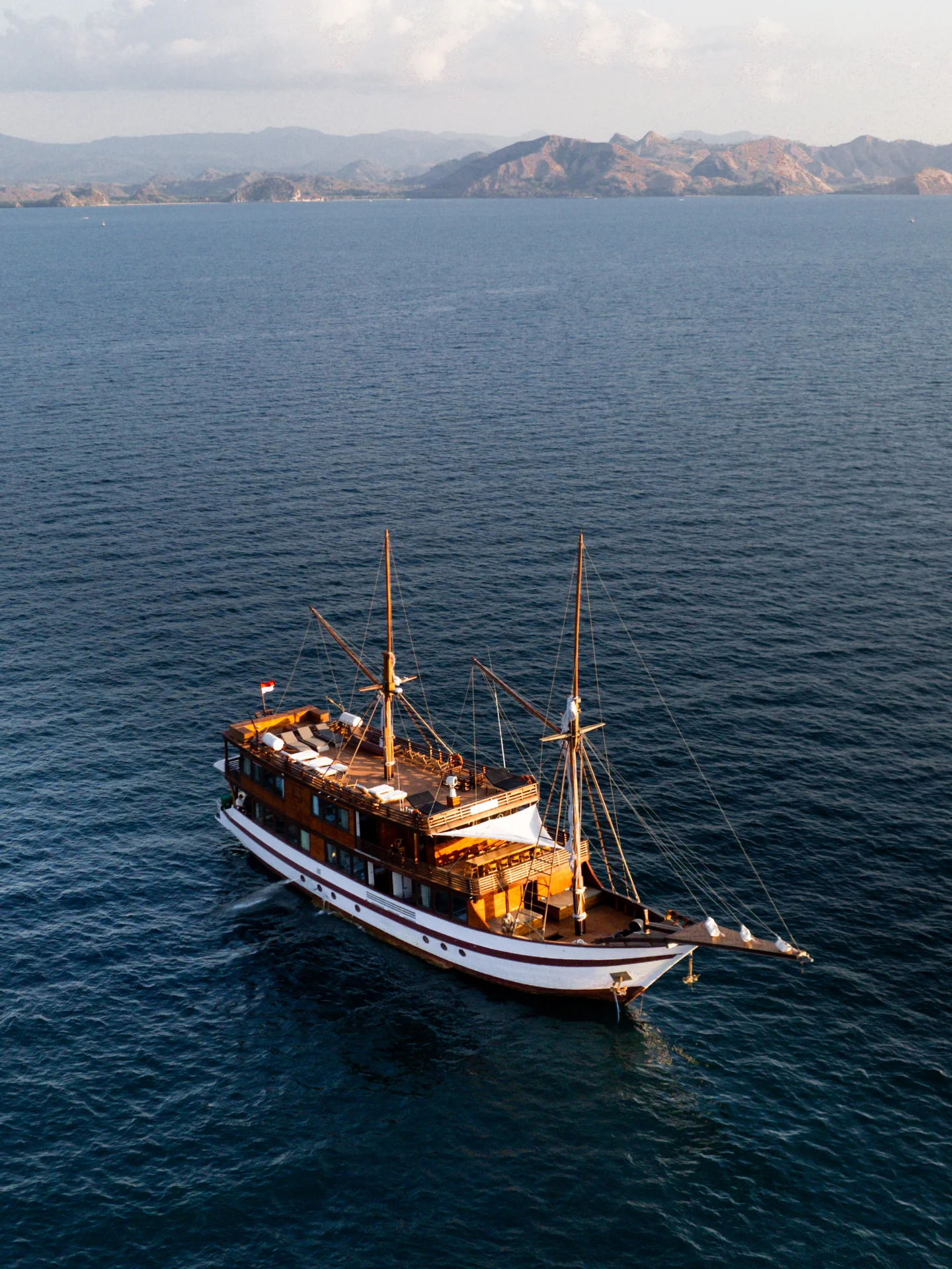 Private Charter - Luxury 13 - Neptune