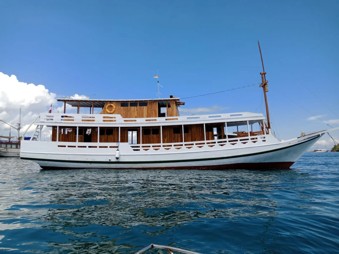 Private Charter - Superior 25 - North Blue