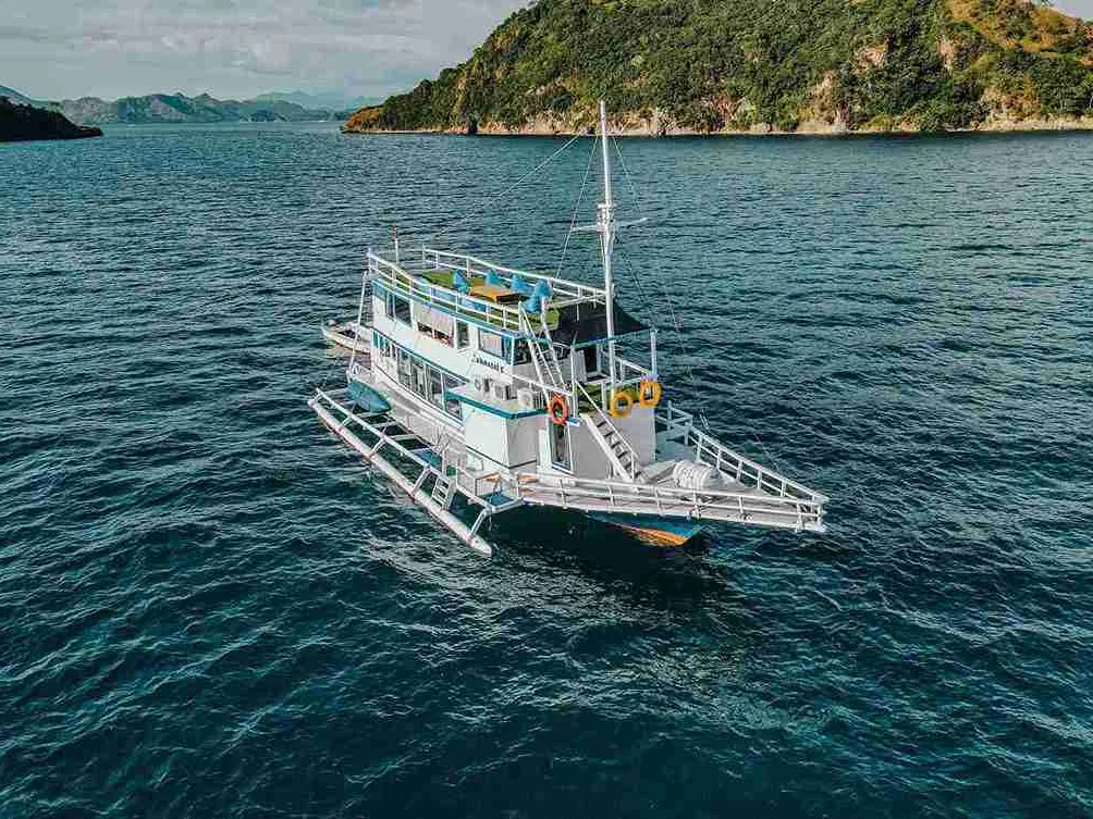 Superior Phinisi 02 - 3 Island (2D1N)