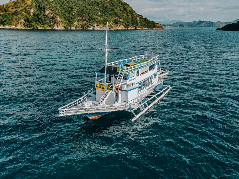 Superior Phinisi 3 Island