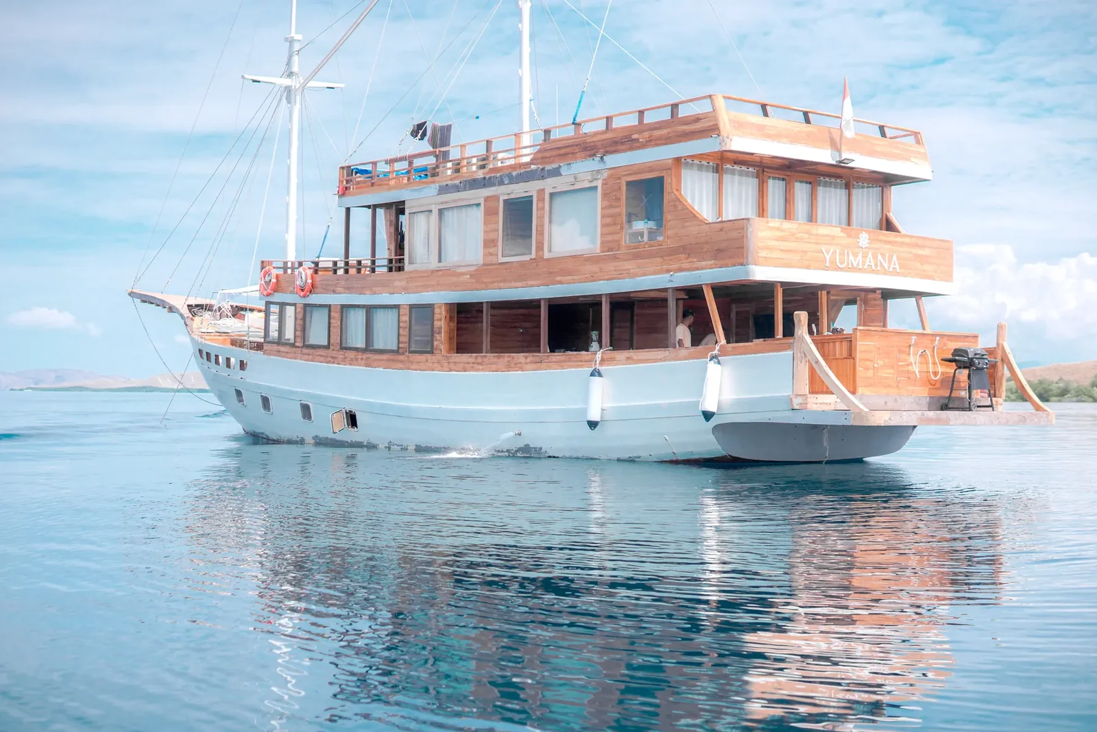 Luxury Phinisi 05 - Yumana