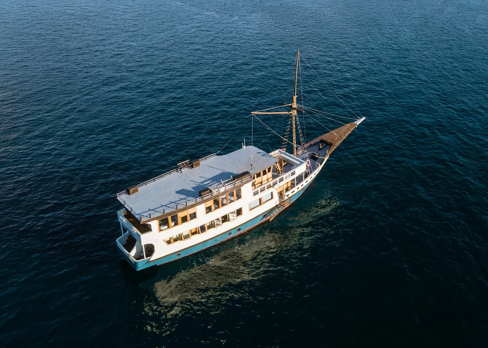 Luxury Phinisi 24 - Raja Bintang 3