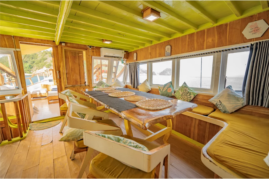 Private Charter - Deluxe 12 - Nk Jaya 2