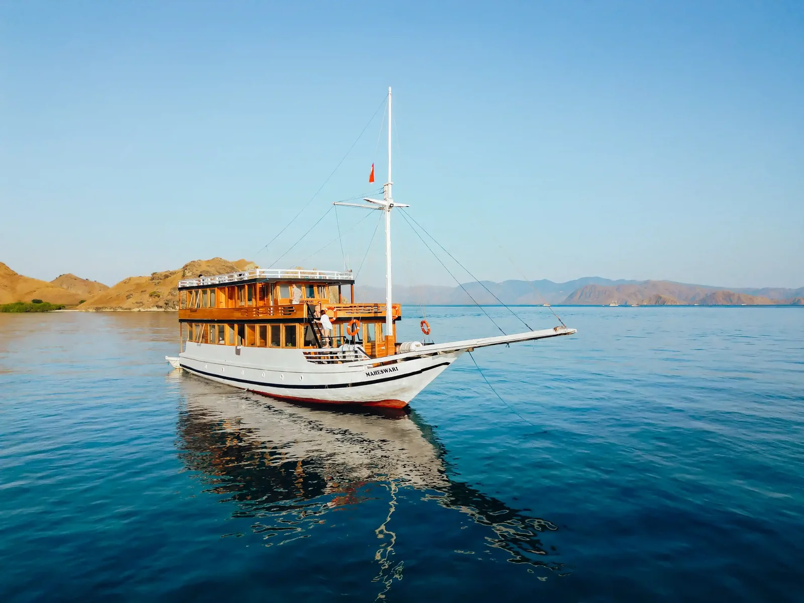 Private Charter - Deluxe 21 - Maheswari