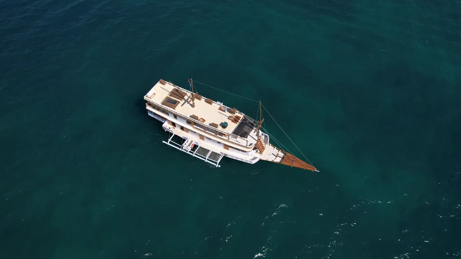 Private Charter - Deluxe 28 - Raja Bintang 1