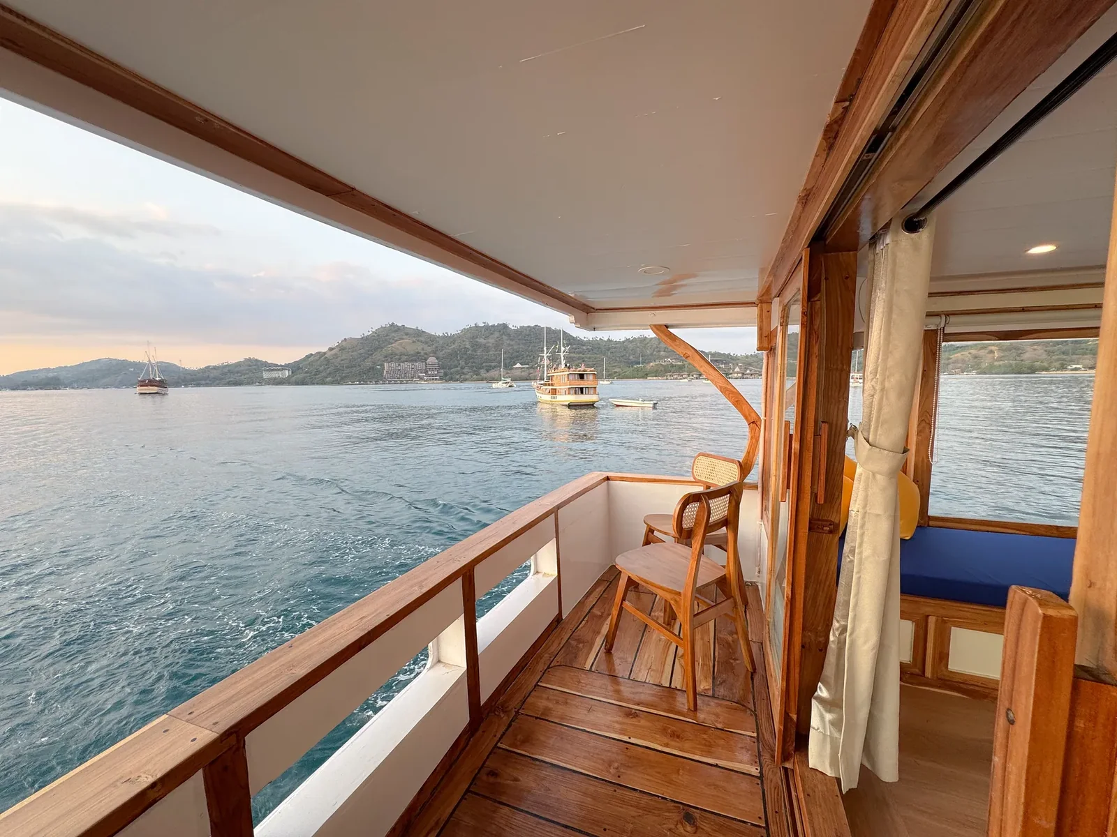 Private Charter - Deluxe 28 - Raja Bintang 1