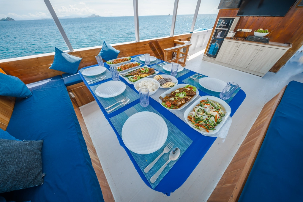 Private Charter - Superior 01 - La Dyana