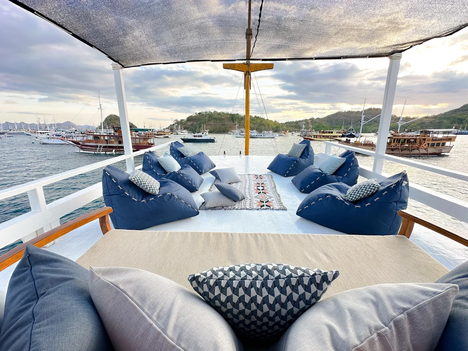 Private Charter - Superior 25 - North Blue