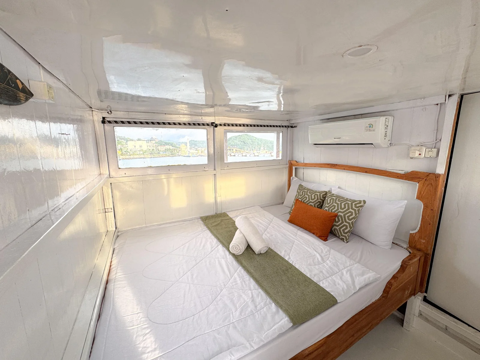 Private Charter - Superior 32 - Diara
