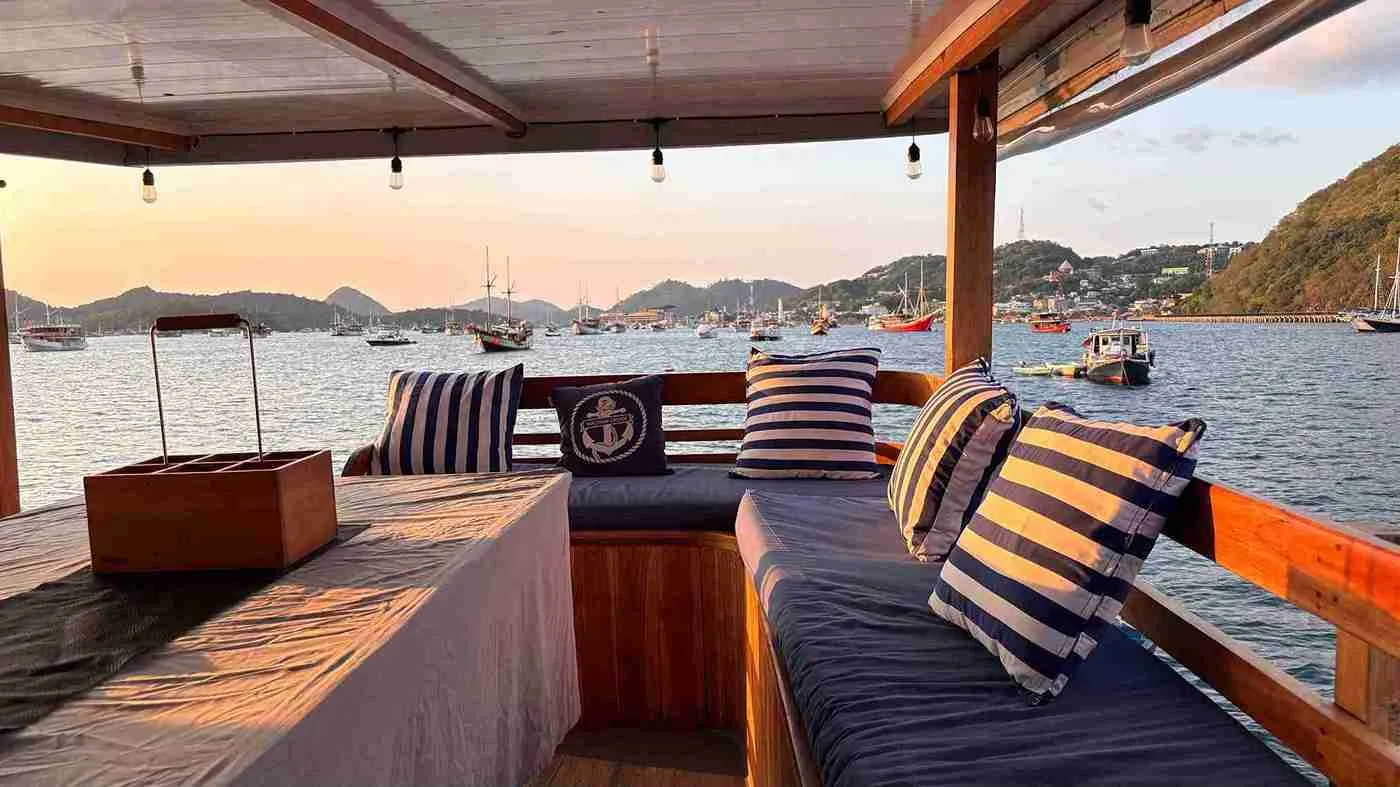 Private Charter - Superior 34 - Madyan