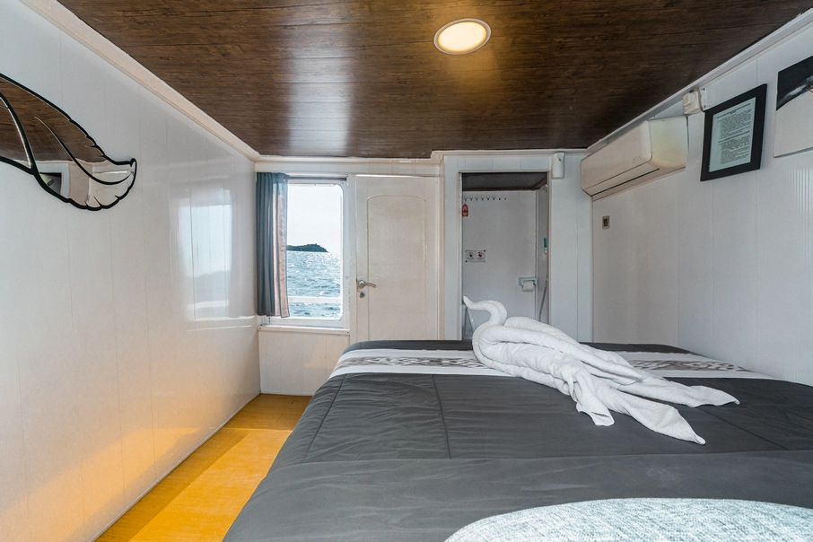 Private Cabin 1