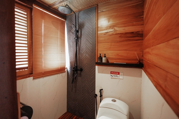 Candi Cabin