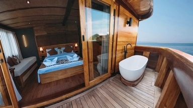 Candi Cabin
