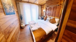 Keris Cabin