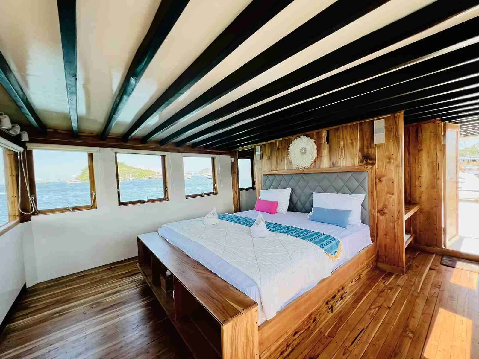 Bajo Cabin