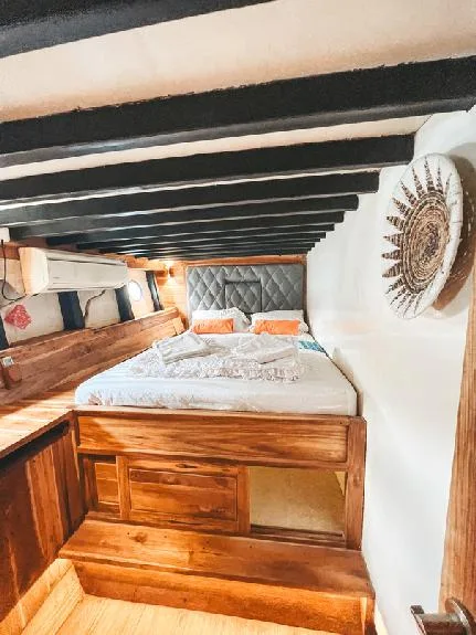 Lio Cabin