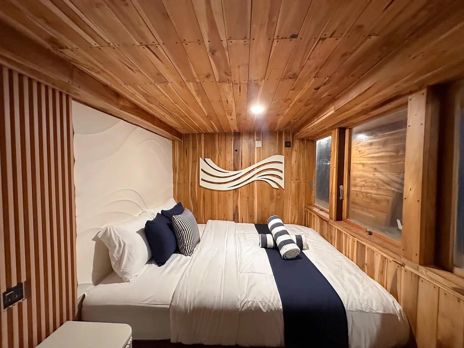 Oceanic Cabin