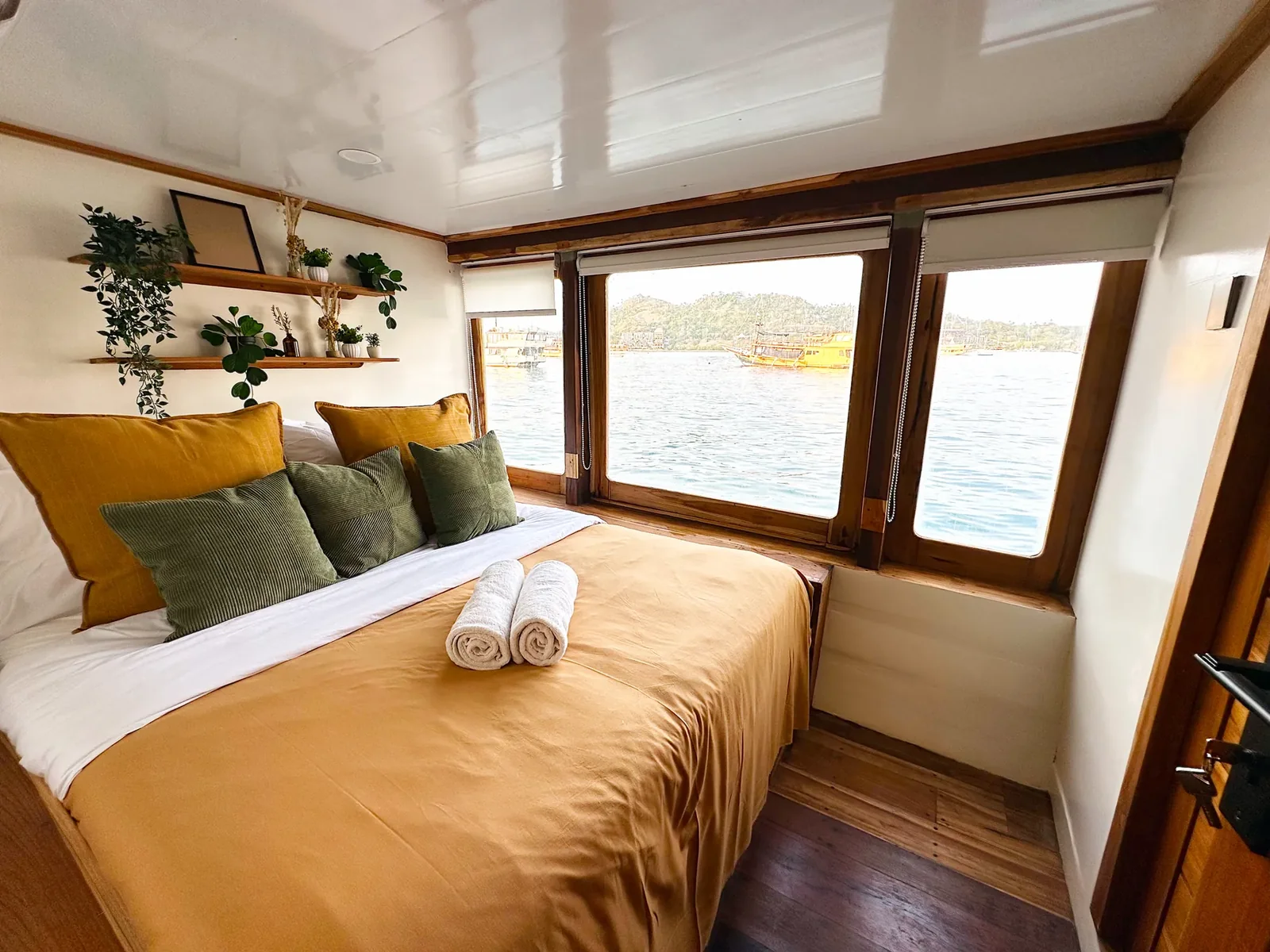 Liora Cabin