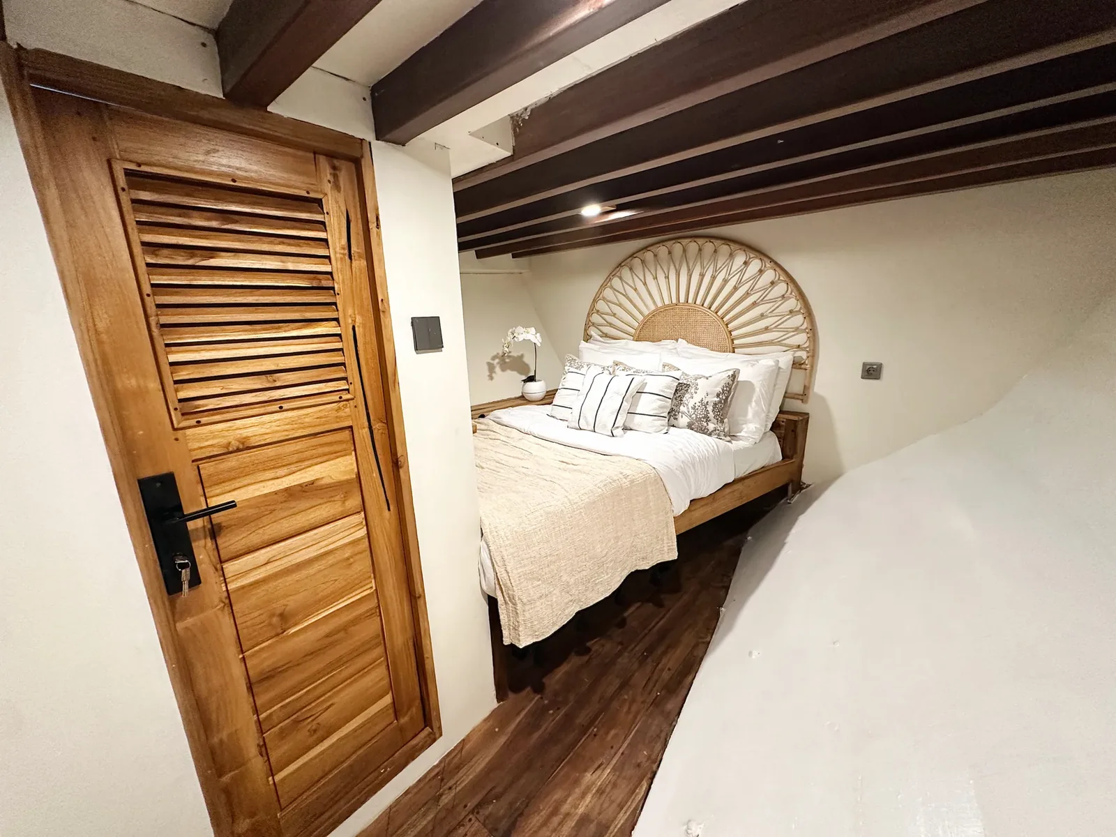 Nahara Cabin
