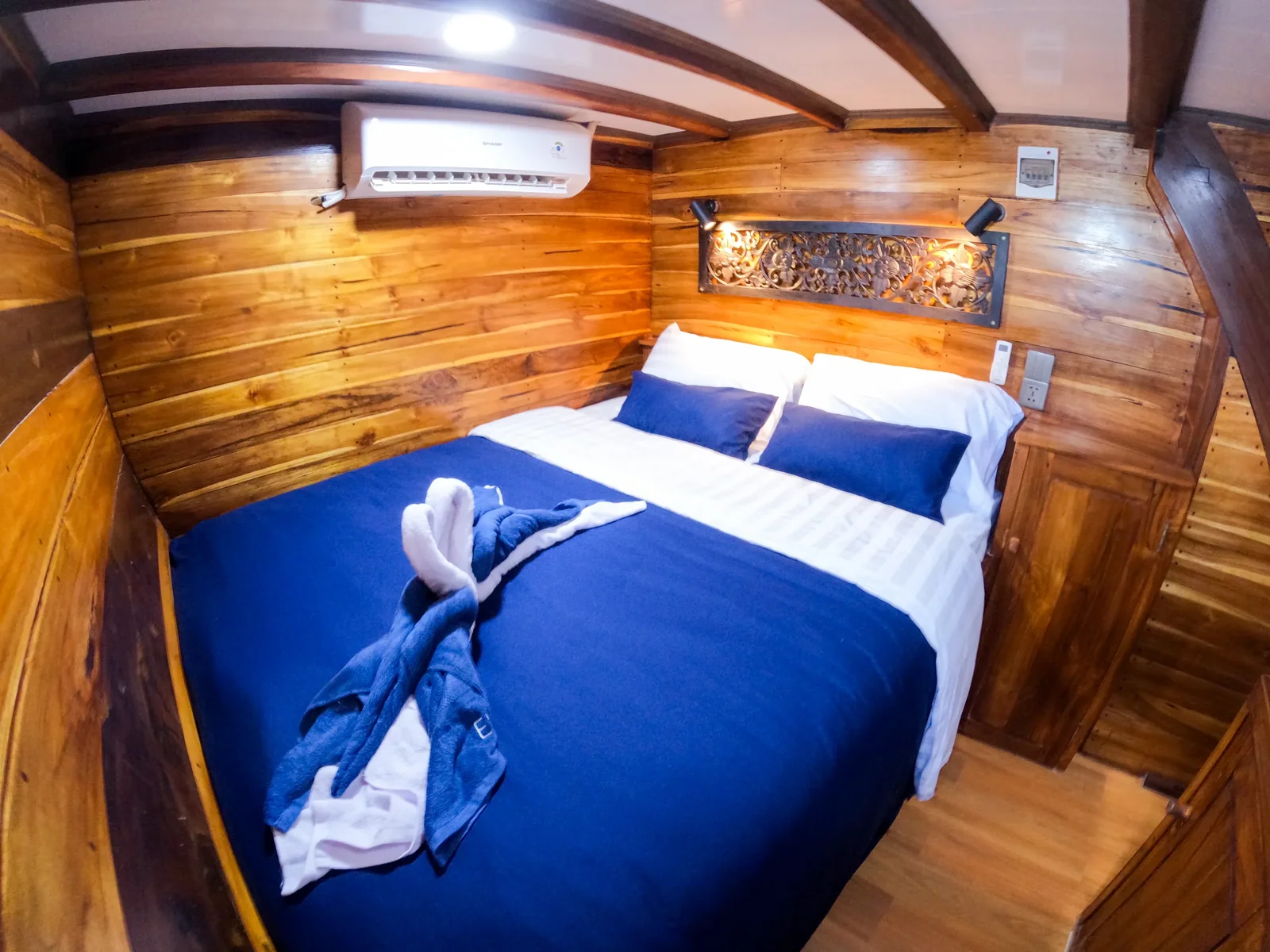 Wave Cabin