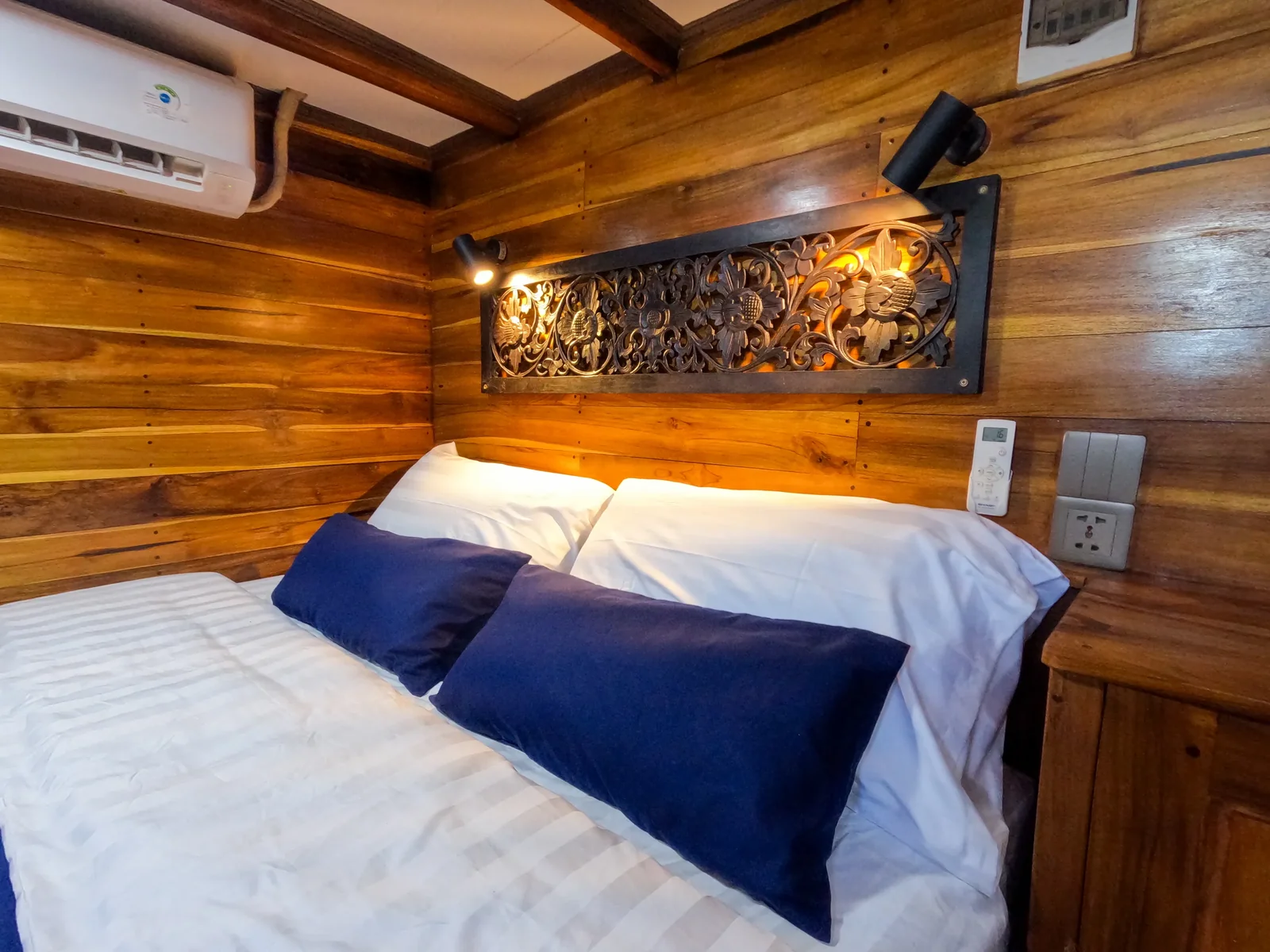 Wave Cabin