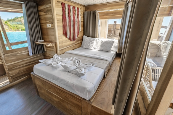 Deluxe Cabin 2