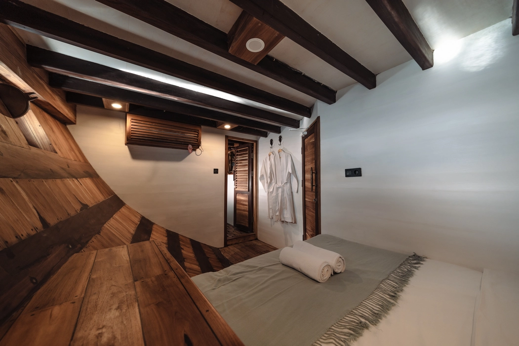 Banda Neira Cabin