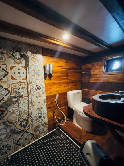 Deluxe Cabin 2