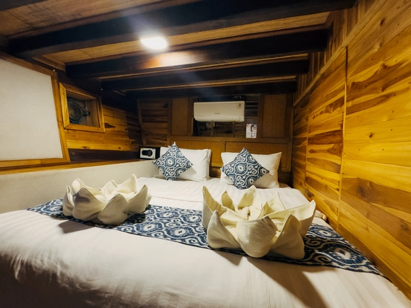 Deluxe Cabin 2