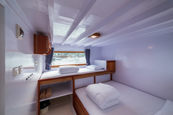 Triple Cabin 1