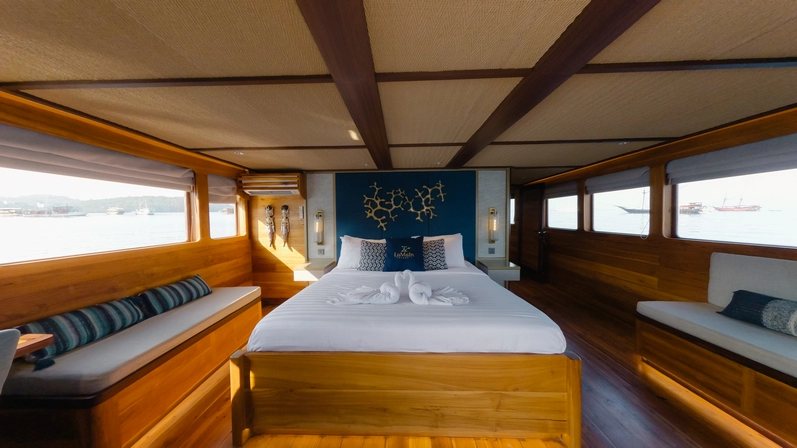 Paris Cabin