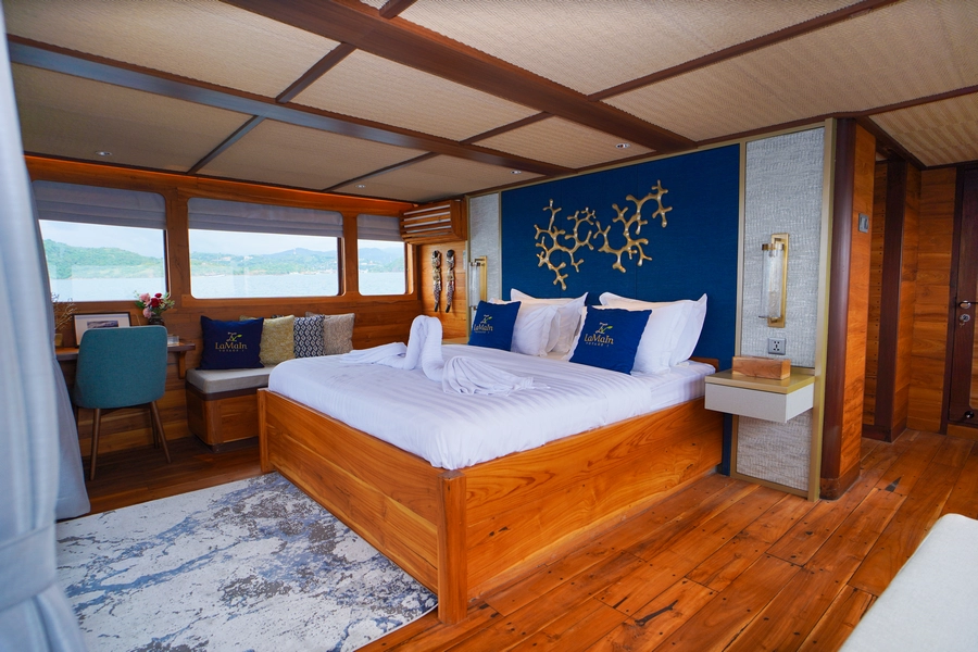 Paris Cabin