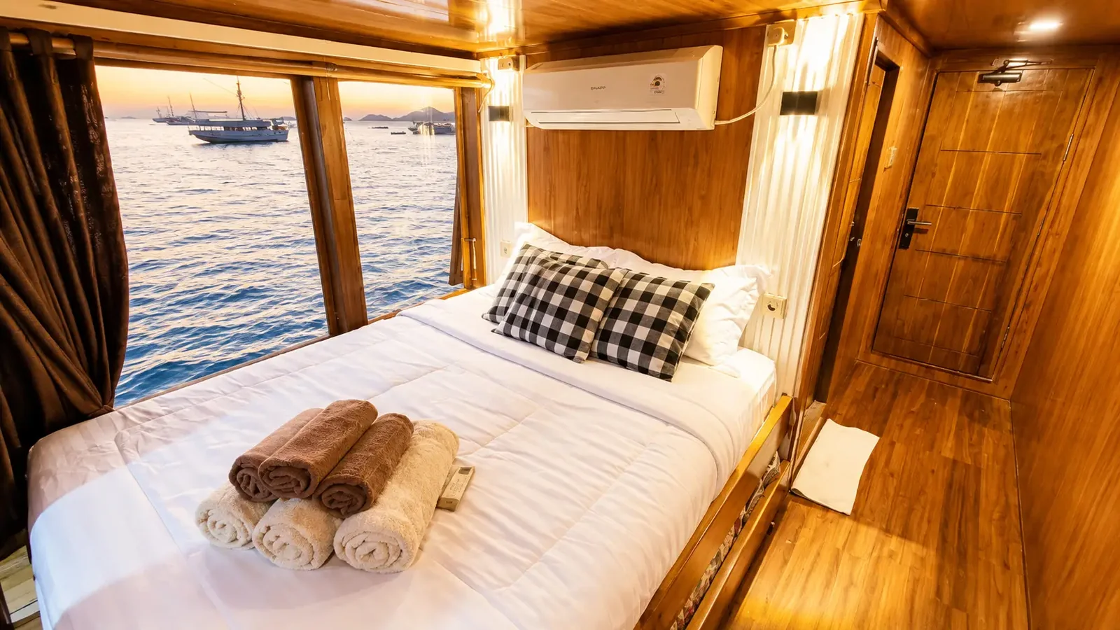 Deluxe Cabin 2