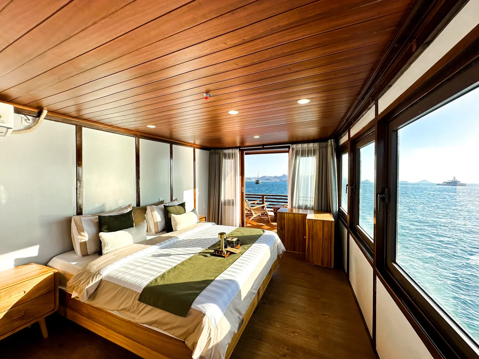 Mansard Cabin
