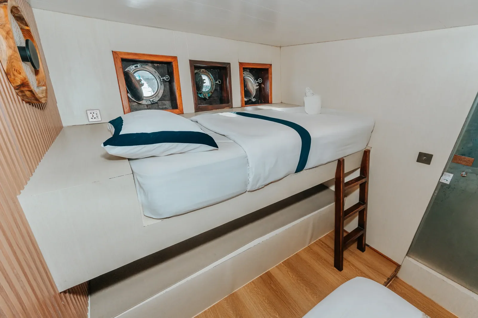 Alor Cabin