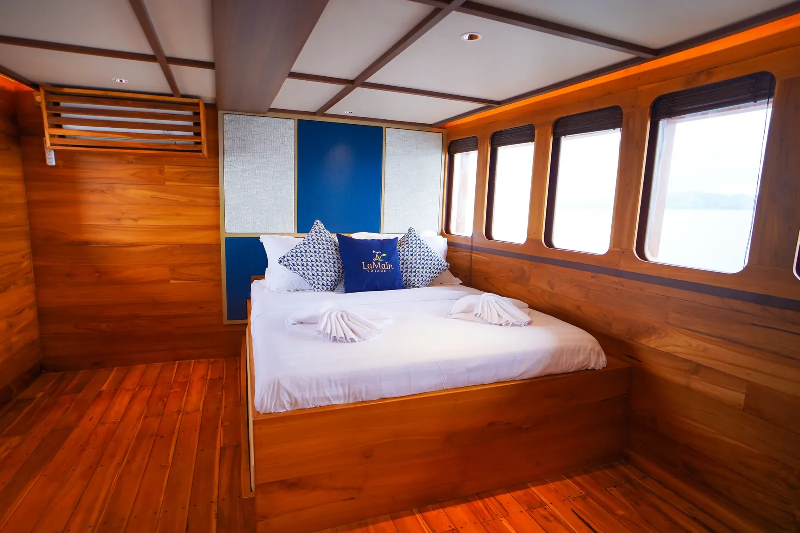Osaka Cabin