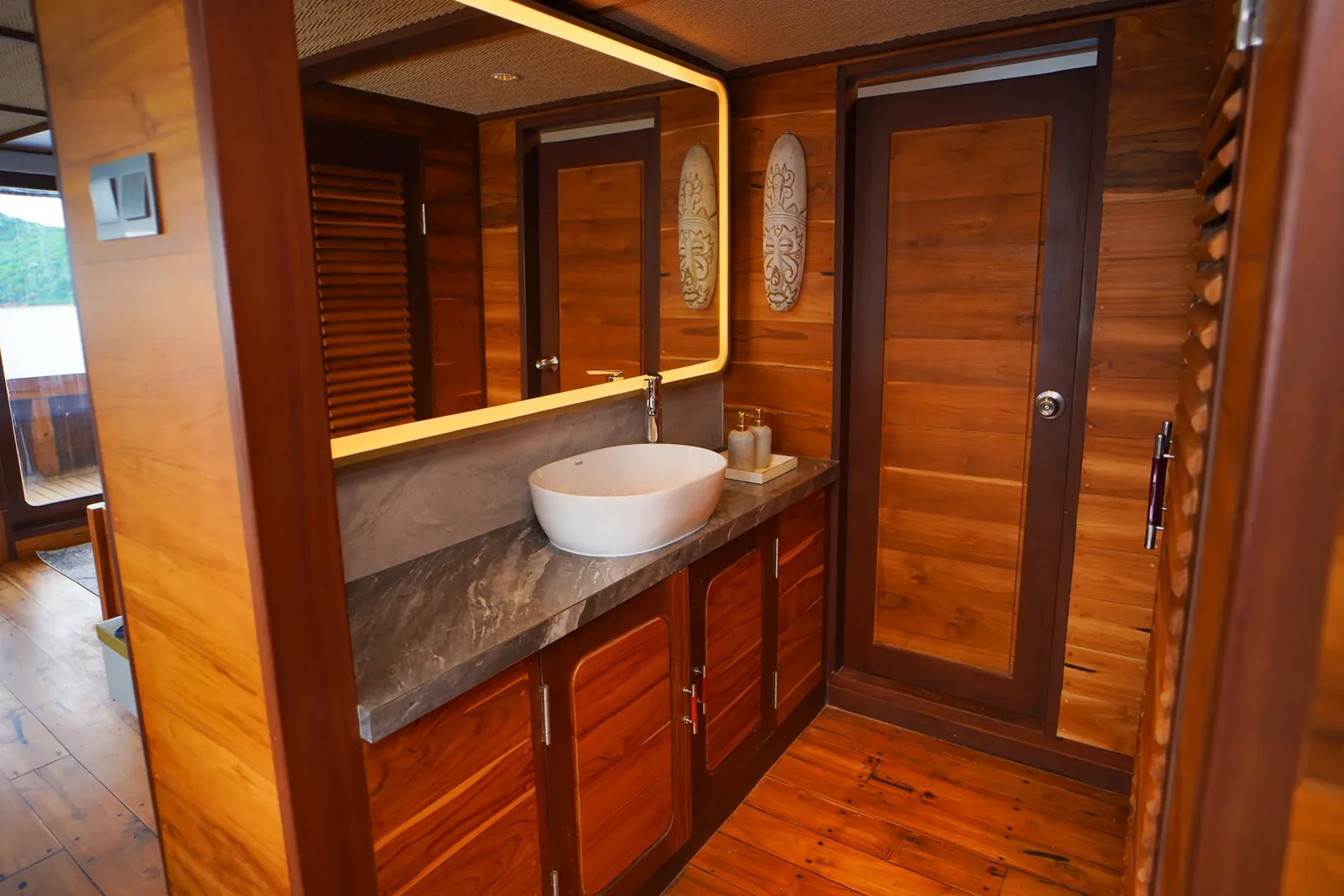 Paris Cabin