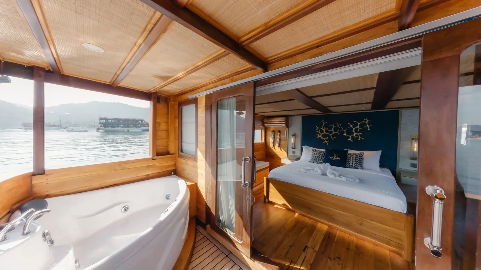 Paris Cabin