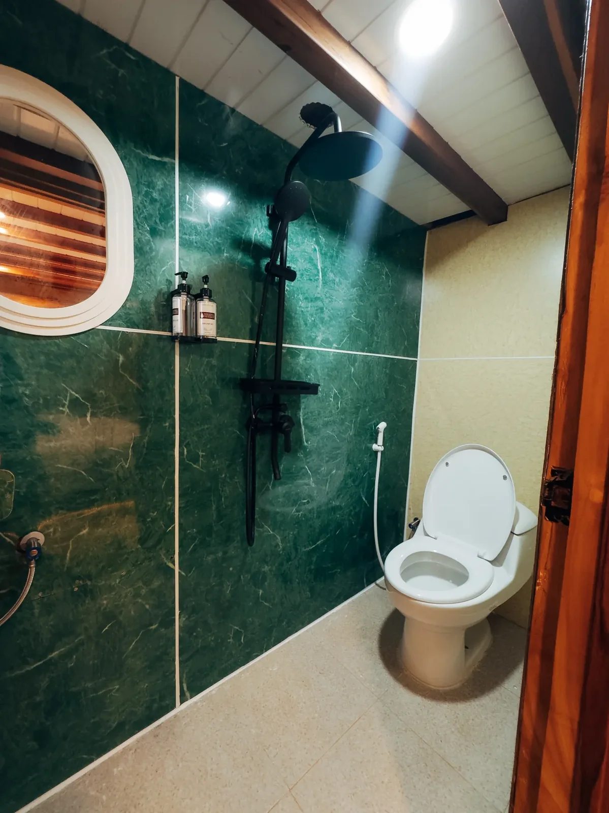 Gowa Cabin