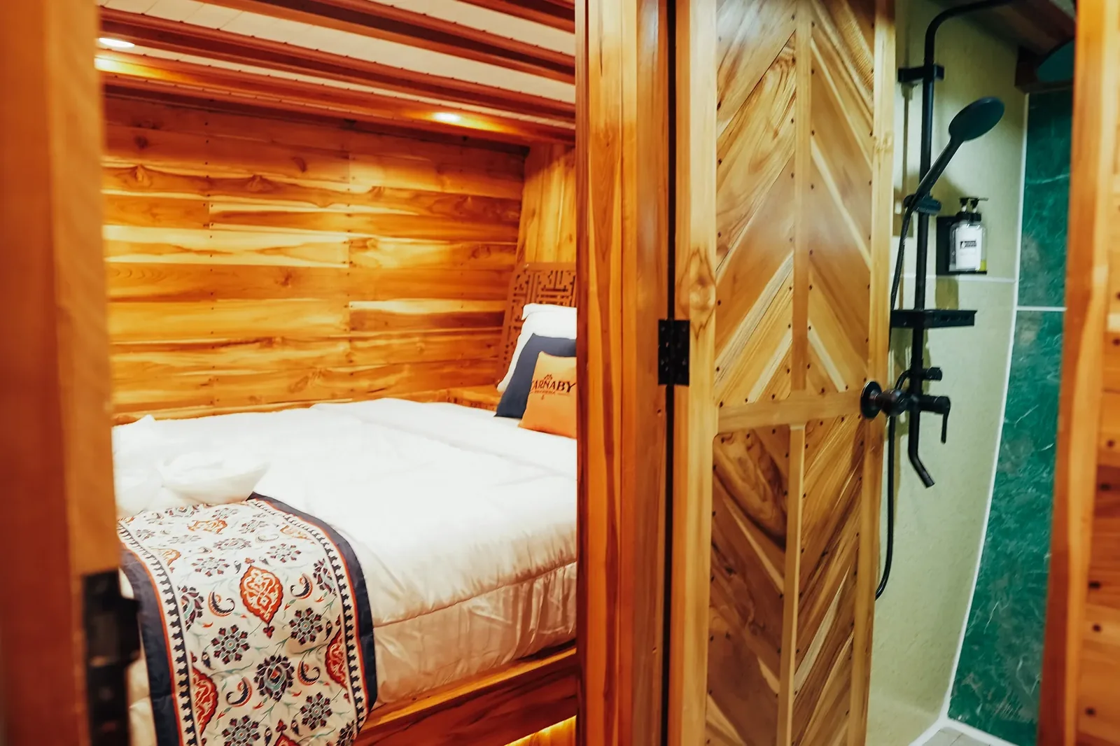 Gowa Cabin