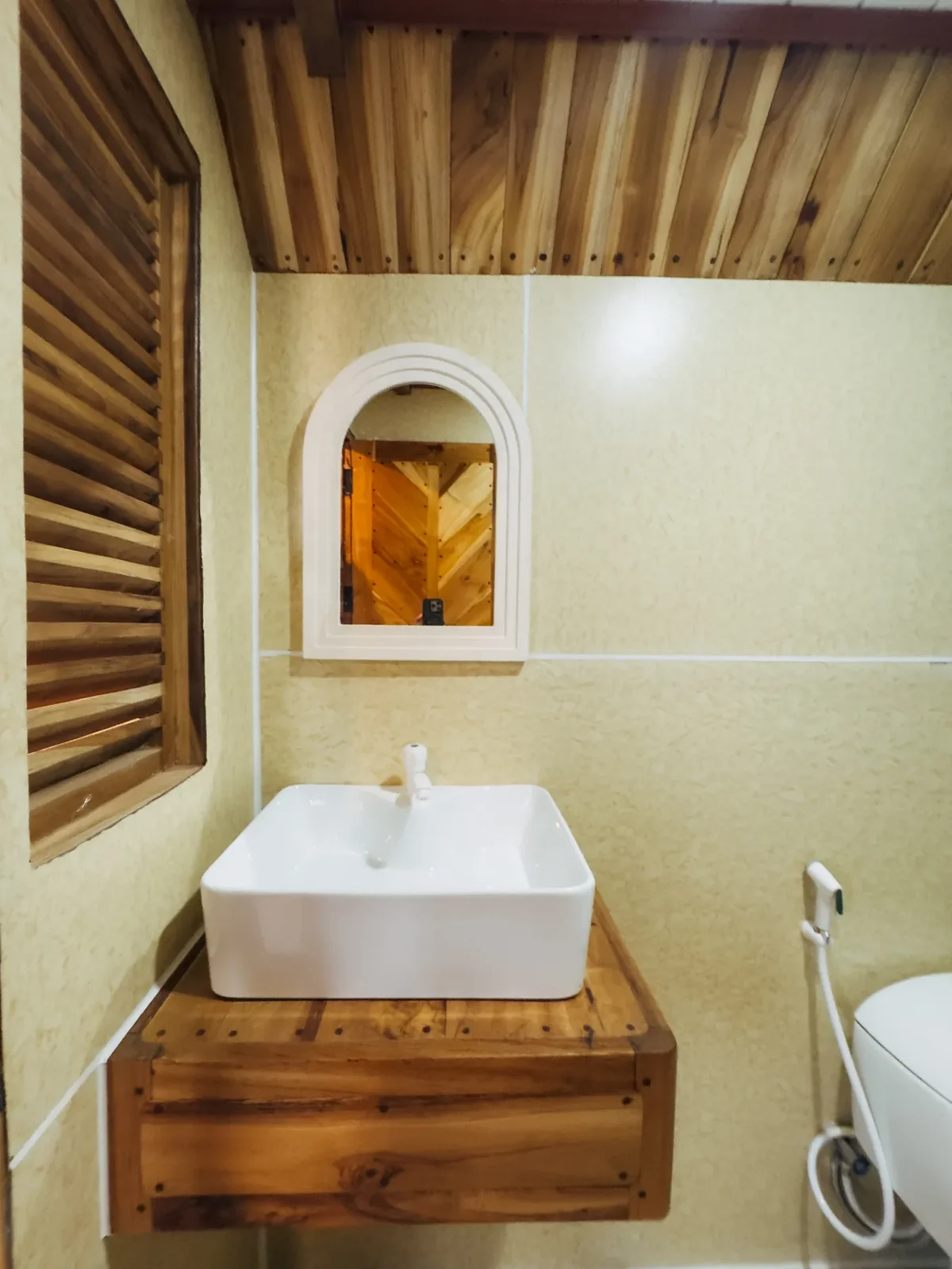 Tanaberu Cabin