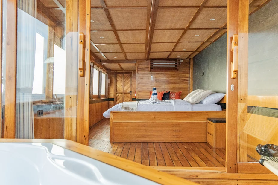 Royal Master Cabin 1