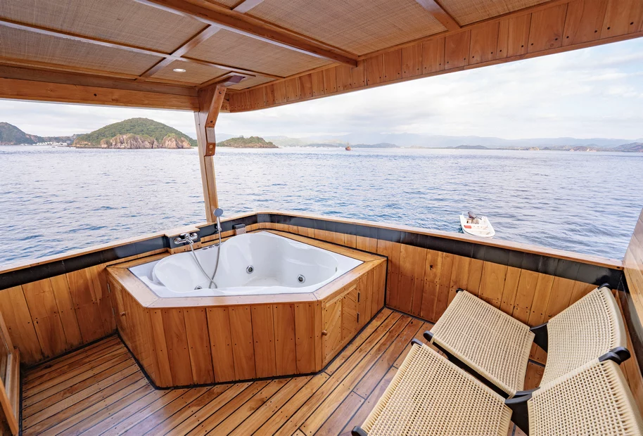 Royal Master Cabin 1